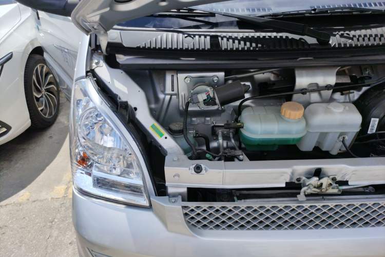 Used Wuling Rongguang EV 2022 Basic Passenger Bus Powered by Penghui Battery Engine Bay Right