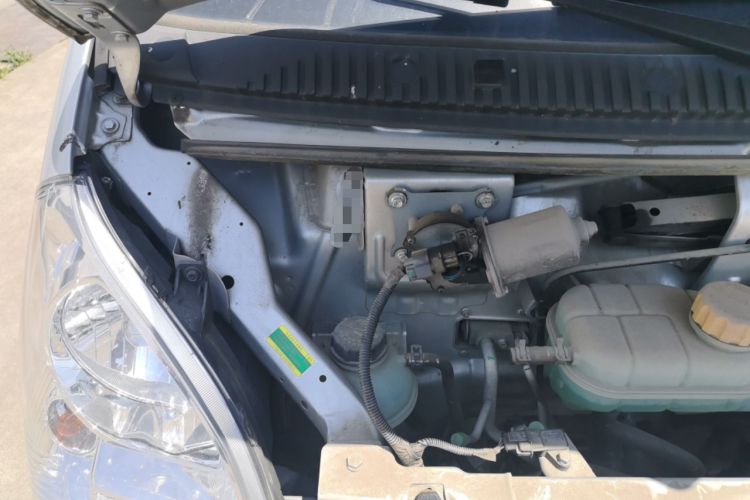 Used Wuling Rongguang EV 2022 Basic Passenger Bus Powered by Penghui Battery Engine Bay Right