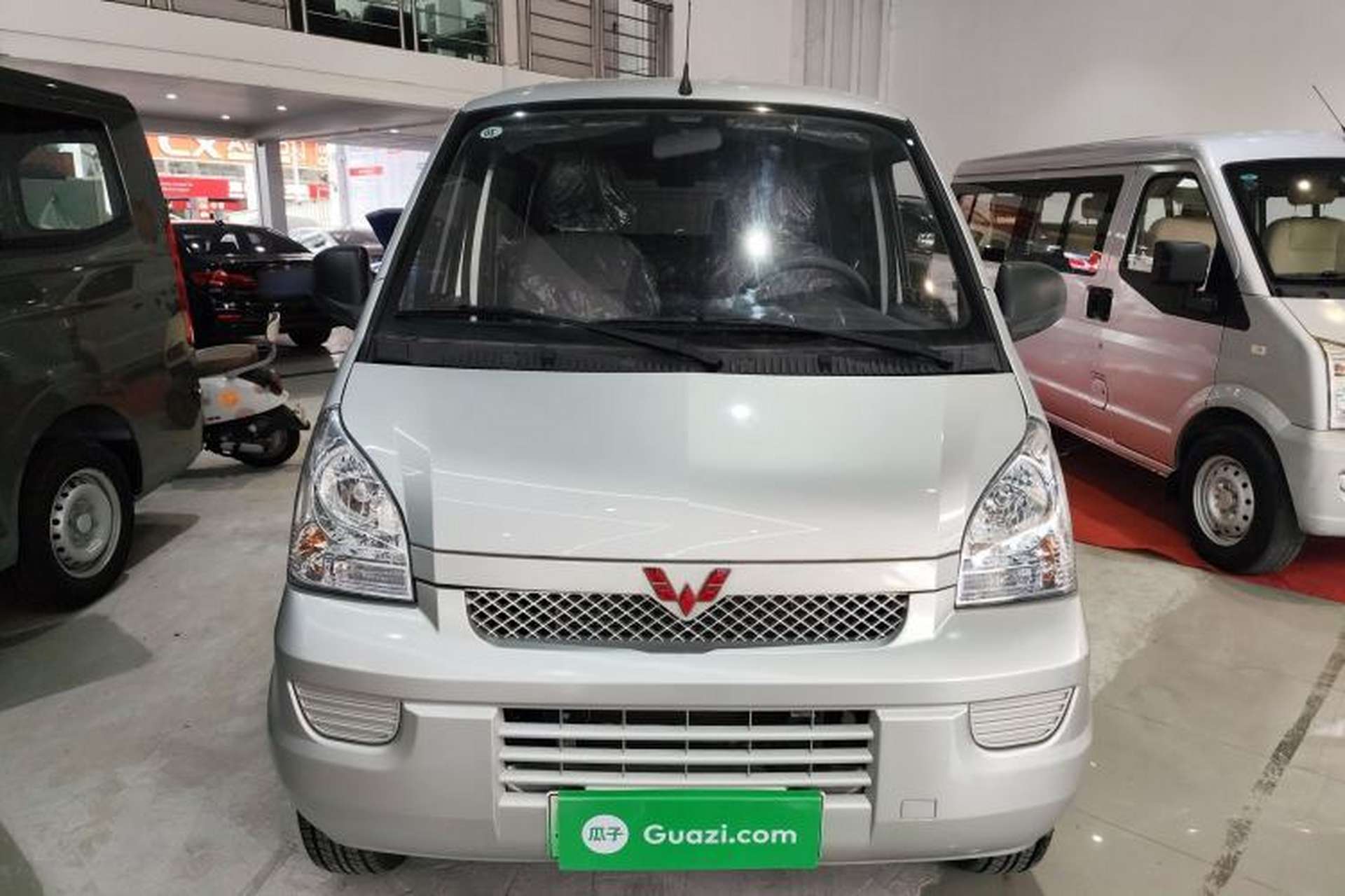 Used Wuling Rongguang EV 2022 Basic Passenger Bus Powered by Penghui Battery Exterior 1