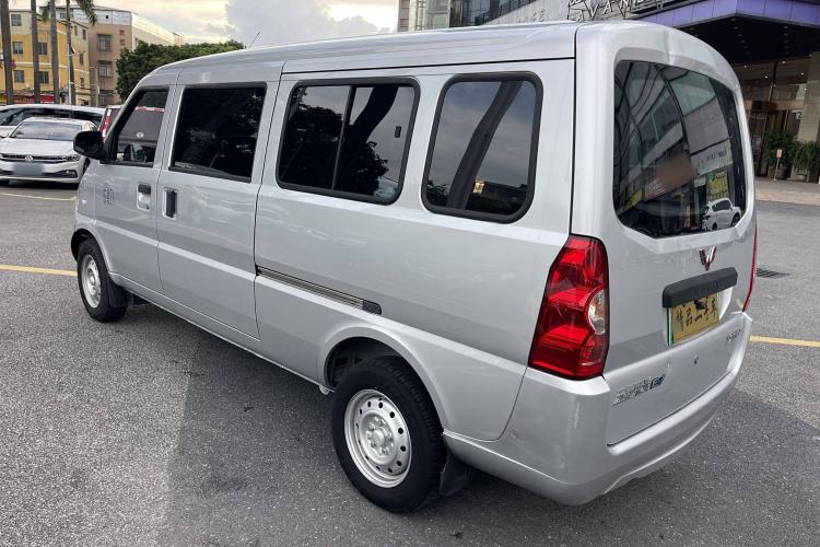 Used Wuling Rongguang EV 2022 Basic Passenger Bus Powered by Penghui Battery Exterior 10