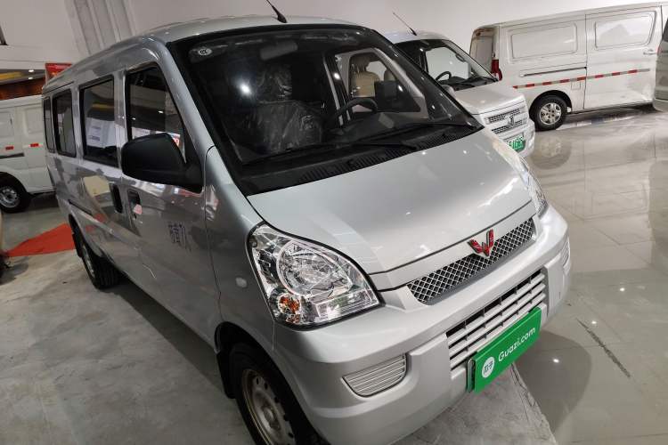 Used Wuling Rongguang EV 2022 Basic Passenger Bus Powered by Penghui Battery Exterior 2