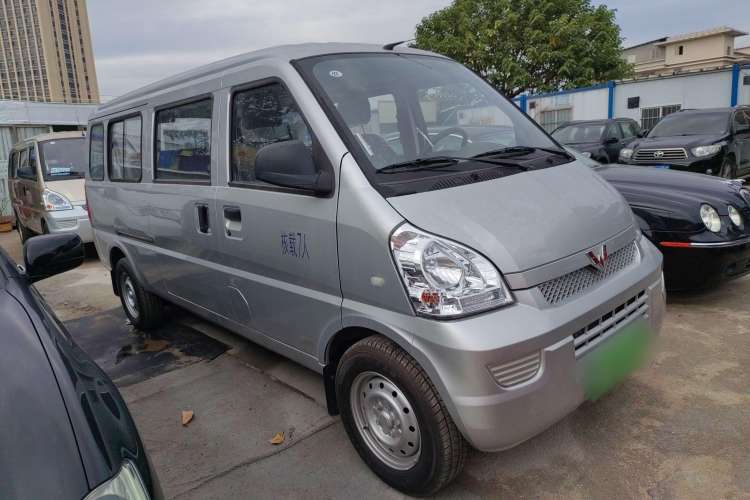 Used Wuling Rongguang EV 2022 Basic Passenger Bus Powered by Penghui Battery Exterior 2