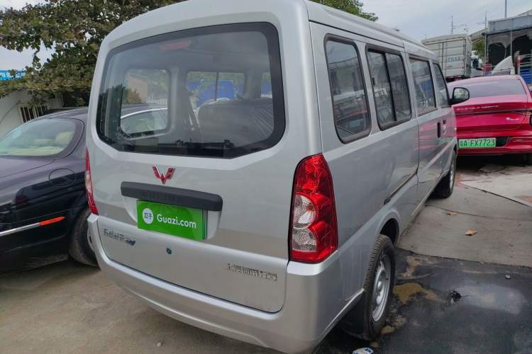 Used Wuling Rongguang EV 2022 Basic Passenger Bus Powered by Penghui Battery Exterior 3
