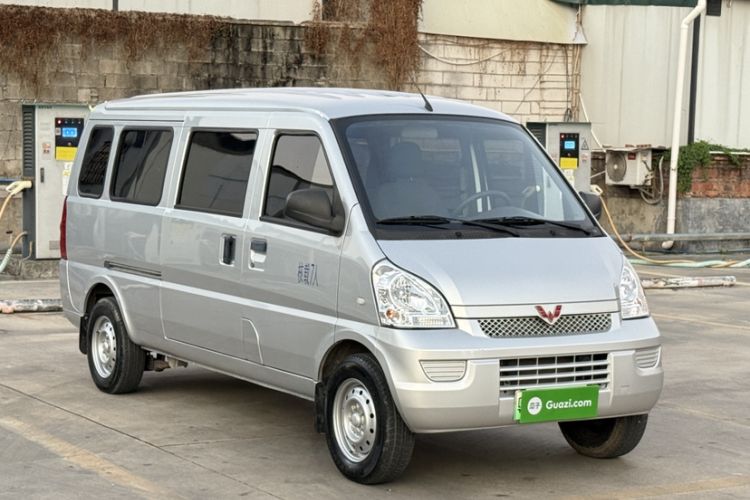 Used Wuling Rongguang EV 2022 Basic Passenger Bus Powered by Penghui Battery Exterior 4