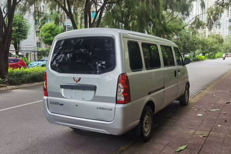 Used Wuling Rongguang EV 2022 Basic Passenger Bus Powered by Penghui Battery Exterior 4