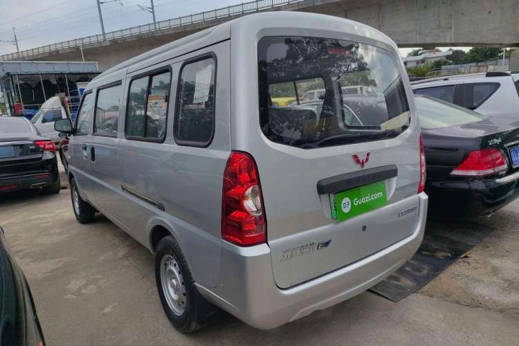 Used Wuling Rongguang EV 2022 Basic Passenger Bus Powered by Penghui Battery Exterior 5