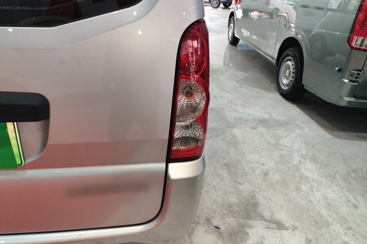Used Wuling Rongguang EV 2022 Basic Passenger Bus Powered by Penghui Battery Exterior 6