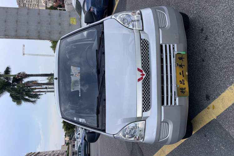 Used Wuling Rongguang EV 2022 Basic Passenger Bus Powered by Penghui Battery Exterior 6