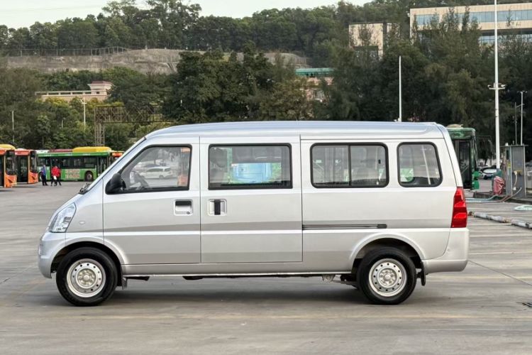 Used Wuling Rongguang EV 2022 Basic Passenger Bus Powered by Penghui Battery Exterior 9