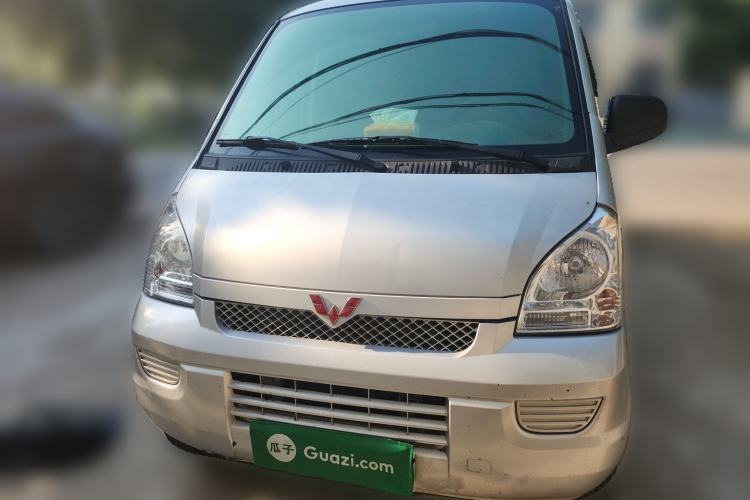 Used Wuling Rongguang EV 2022 Basic Model Enclosed-Window Vehicle with 2 Seats Equipped with Penghui Battery Front