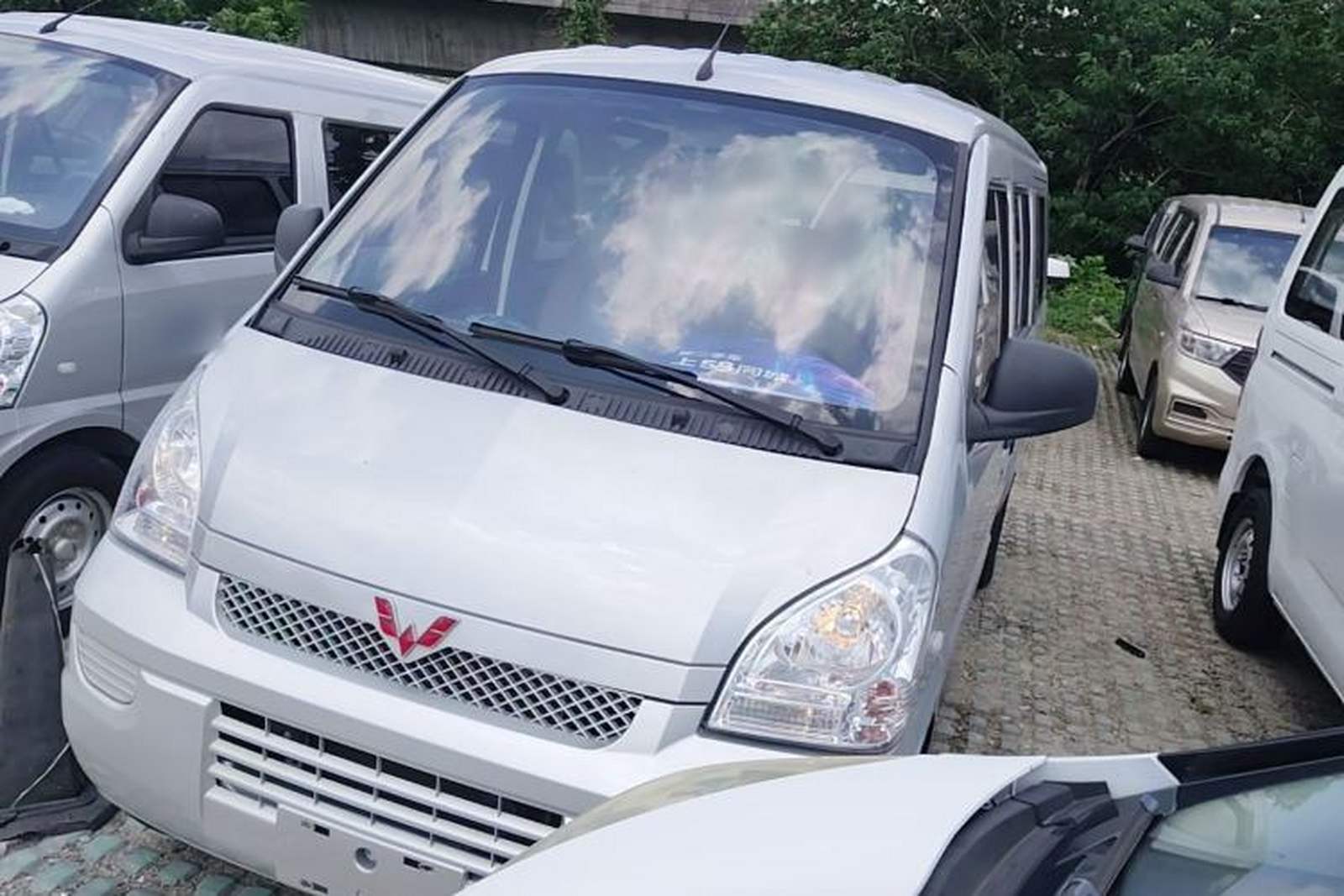 Фото Wuling с площадки