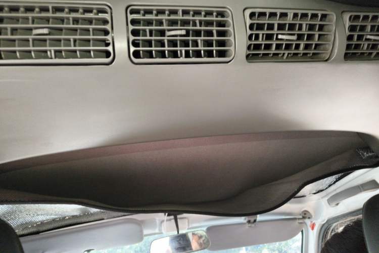 Used Wuling Rongguang EV 2022 Basic Passenger Bus Powered by Penghui Battery Headliner