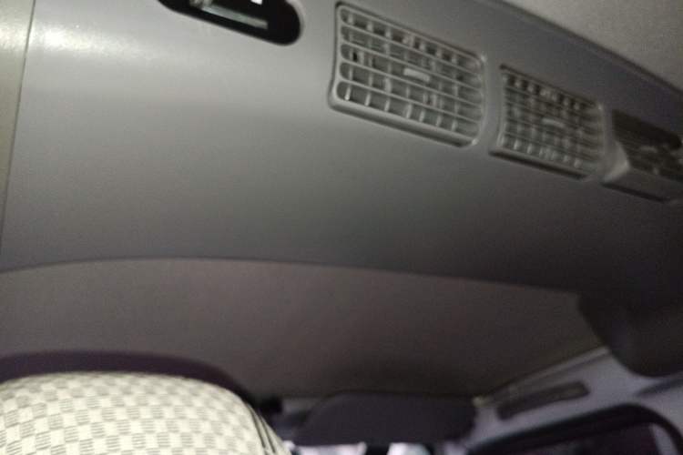 Used Wuling Rongguang EV 2022 Basic Passenger Bus Powered by Penghui Battery Headliner
