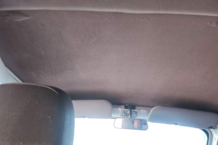 Used Wuling Rongguang EV 2022 Basic Model Enclosed-Window Vehicle with 2 Seats Equipped with Penghui Battery Headliner