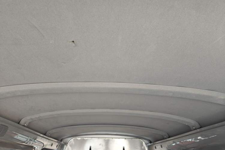 Used Wuling Rongguang EV 2022 Basic Model Enclosed-Window Vehicle with 2 Seats Equipped with Penghui Battery Headliner