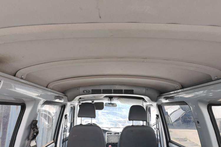 Used Wuling Rongguang EV 2022 Basic Passenger Bus Powered by Penghui Battery Headliner