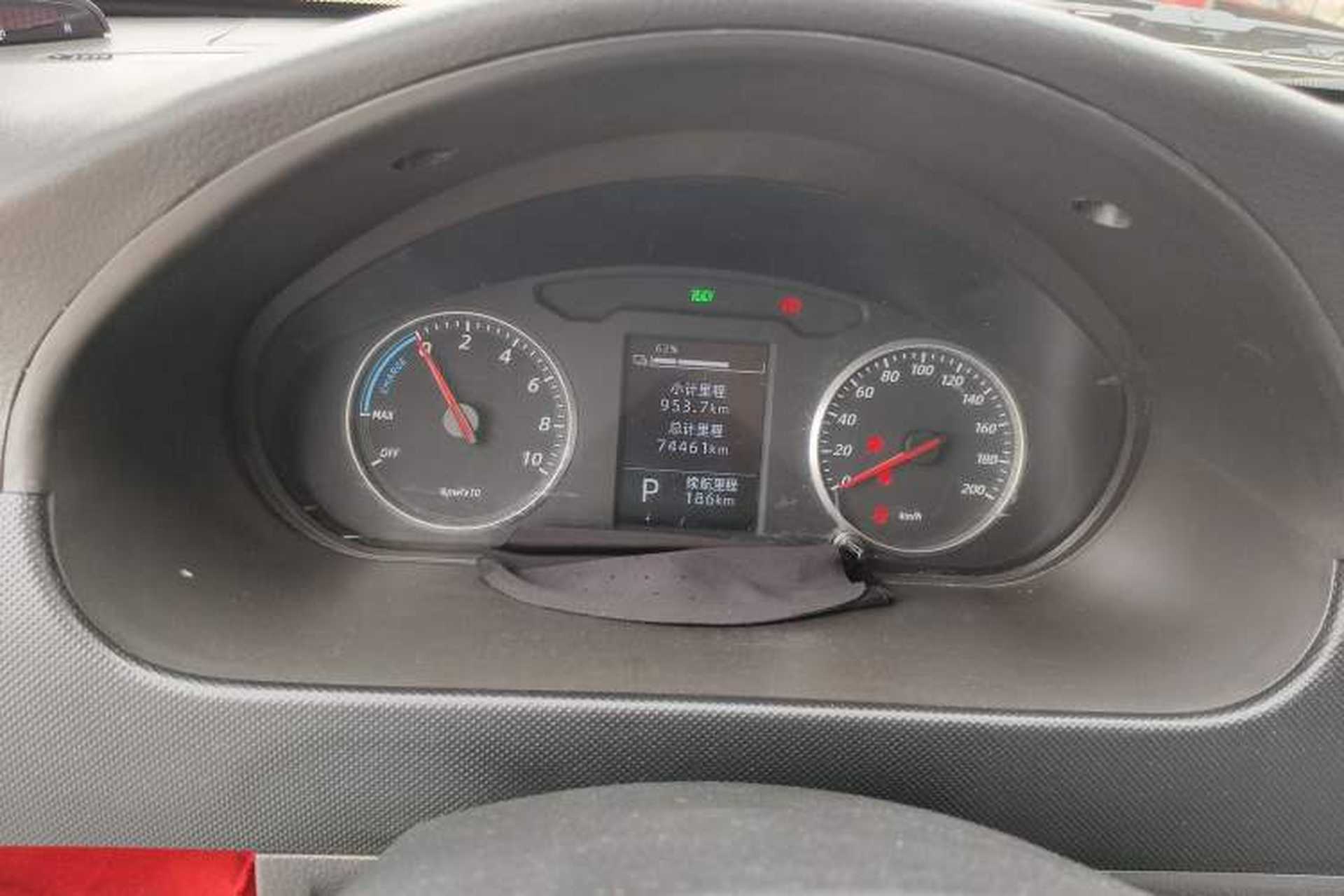 Used Wuling Rongguang EV 2022 Base Model Enclosed-Window Vehicle with 5 Seats Powered by Penghui Battery Instrument Cluster