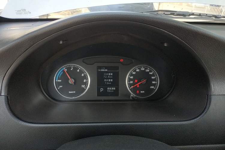 Used Wuling Rongguang EV 2022 Basic Passenger Bus Powered by Penghui Battery Instrument Cluster
