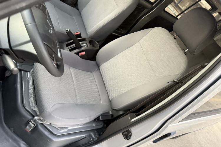 Used Wuling Rongguang EV 2022 Basic Passenger Bus Powered by Penghui Battery Interior 1