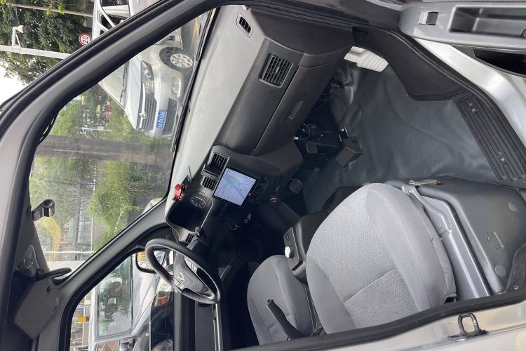 Used Wuling Rongguang EV 2022 Basic Passenger Bus Powered by Penghui Battery Interior 1