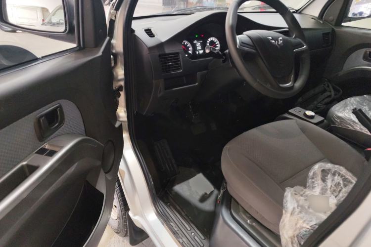 Used Wuling Rongguang EV 2022 Basic Passenger Bus Powered by Penghui Battery Interior 3