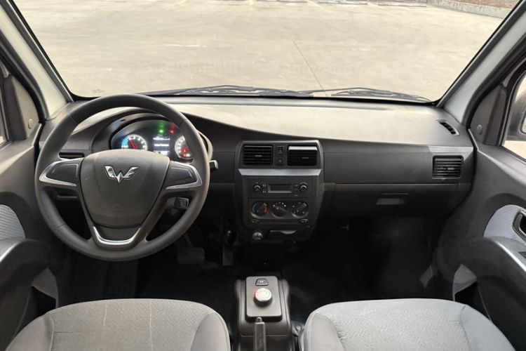 Used Wuling Rongguang EV 2022 Basic Passenger Bus Powered by Penghui Battery Interior 3