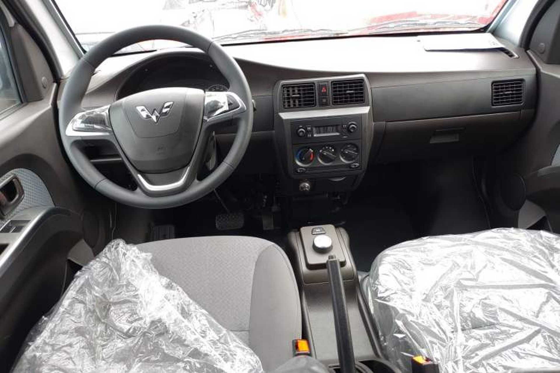 Used Wuling Rongguang EV 2022 Basic Passenger Bus Powered by Penghui Battery Interior 3