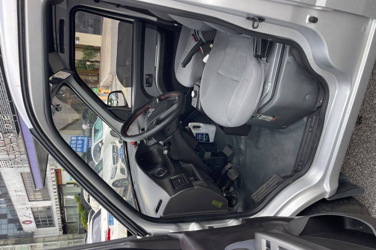 Used Wuling Rongguang EV 2022 Basic Passenger Bus Powered by Penghui Battery Interior 4
