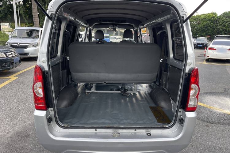 Used Wuling Rongguang EV 2022 Basic Passenger Bus Powered by Penghui Battery Interior 5