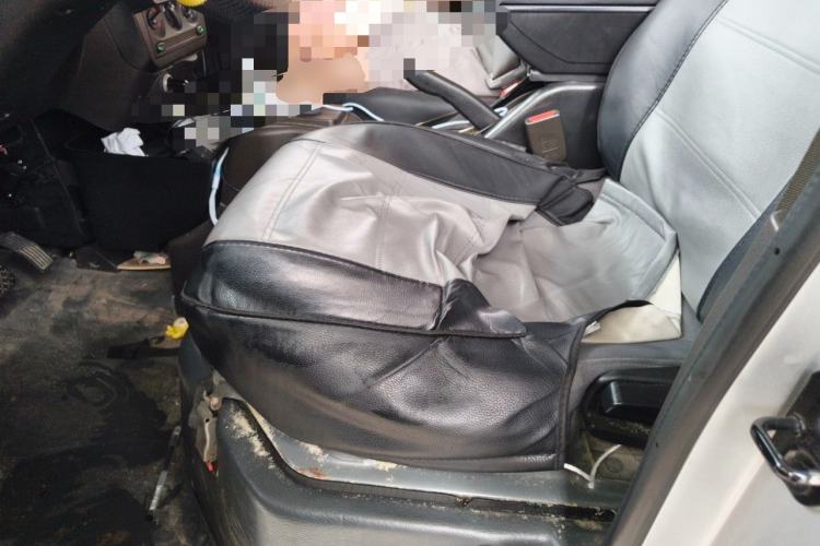 Used Wuling Rongguang EV 2022 Basic Passenger Bus Powered by Penghui Battery Left Front Seat