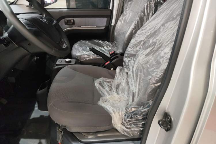 Used Wuling Rongguang EV 2022 Basic Passenger Bus Powered by Penghui Battery Left Front Seat