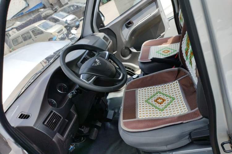 Used Wuling Rongguang EV 2022 Basic Passenger Bus Powered by Penghui Battery Left Front Seat