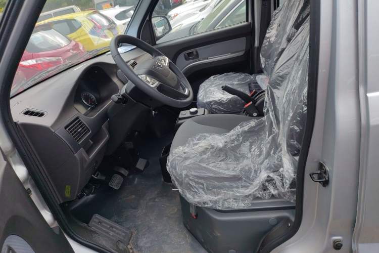 Used Wuling Rongguang EV 2022 Basic Passenger Bus Powered by Penghui Battery Left Front Seat