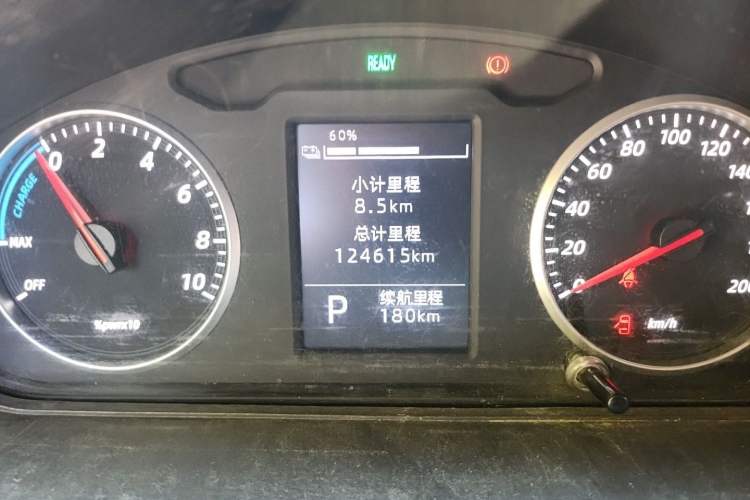 Used Wuling Rongguang EV 2022 Basic Model Enclosed-Window Vehicle with 2 Seats Equipped with Penghui Battery Odometer Close Up