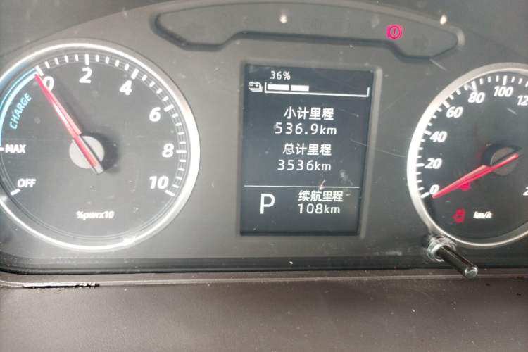 Used Wuling Rongguang EV 2022 Basic Passenger Bus Powered by Penghui Battery Odometer Close Up