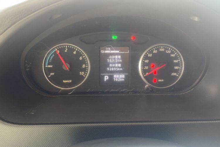 Used Wuling Rongguang EV 2022 Basic Passenger Bus Powered by Penghui Battery Odometer Close Up