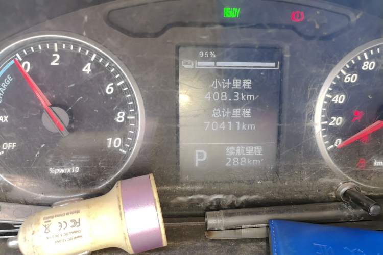 Used Wuling Rongguang EV 2022 Basic Passenger Bus Powered by Penghui Battery Odometer Close Up