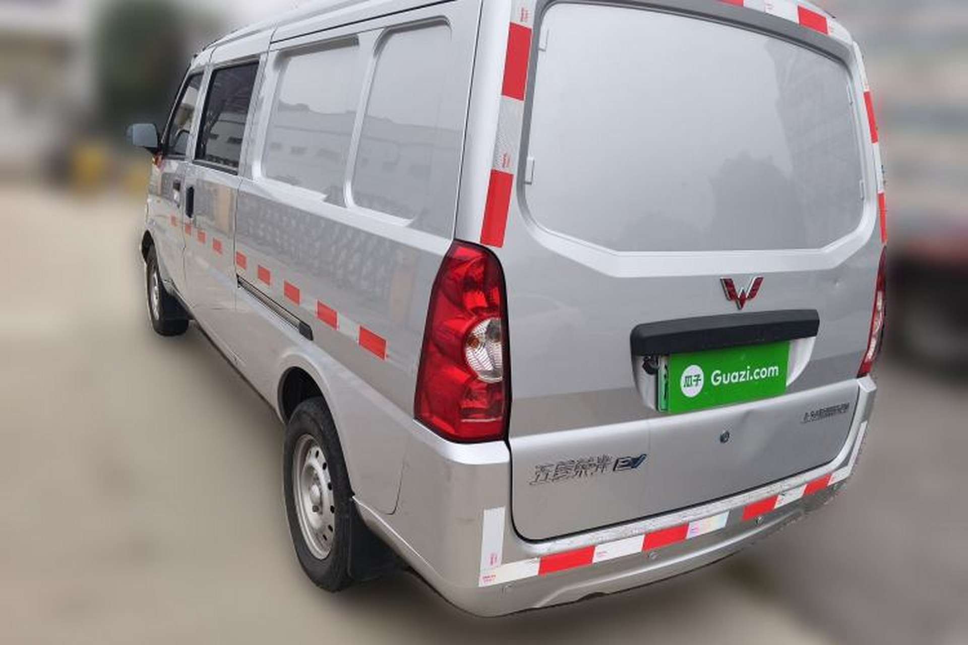 Used Wuling Rongguang EV 2022 Base Model Enclosed-Window Vehicle with 5 Seats Powered by Penghui Battery Rear Left 45 Deg