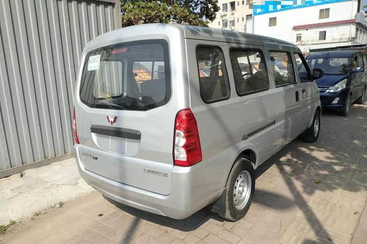 Used Wuling Rongguang EV 2022 Basic Passenger Bus Powered by Penghui Battery Rear Right 45 Deg
