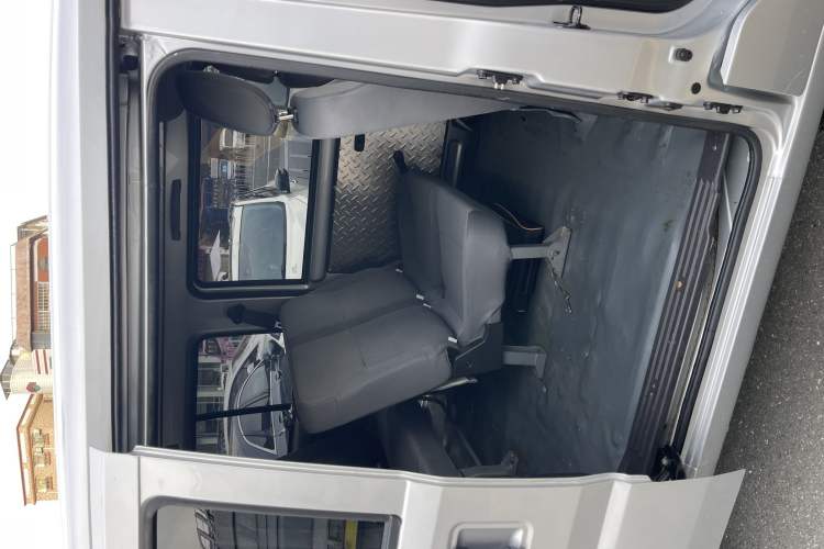 Used Wuling Rongguang EV 2022 Basic Passenger Bus Powered by Penghui Battery Roof