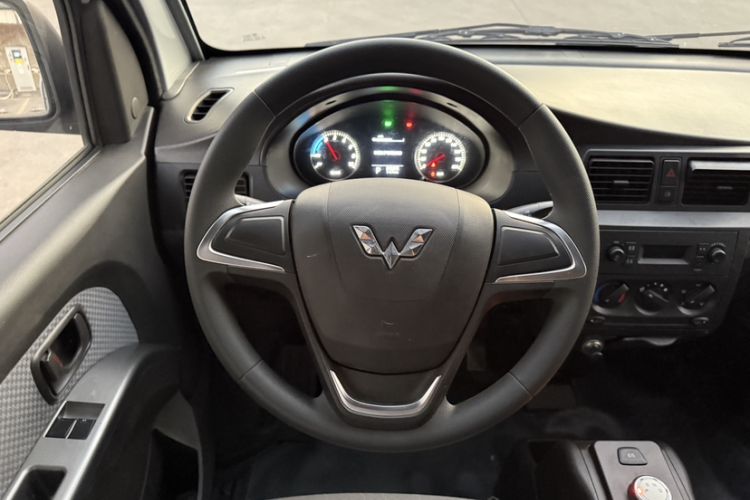 Used Wuling Rongguang EV 2022 Basic Passenger Bus Powered by Penghui Battery Steering Wheel
