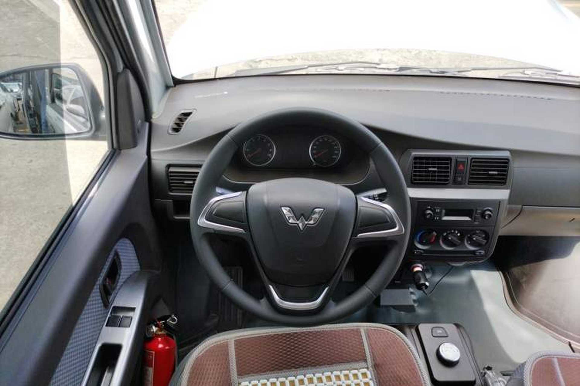 Used Wuling Rongguang EV 2022 Basic Passenger Bus Powered by Penghui Battery Steering Wheel