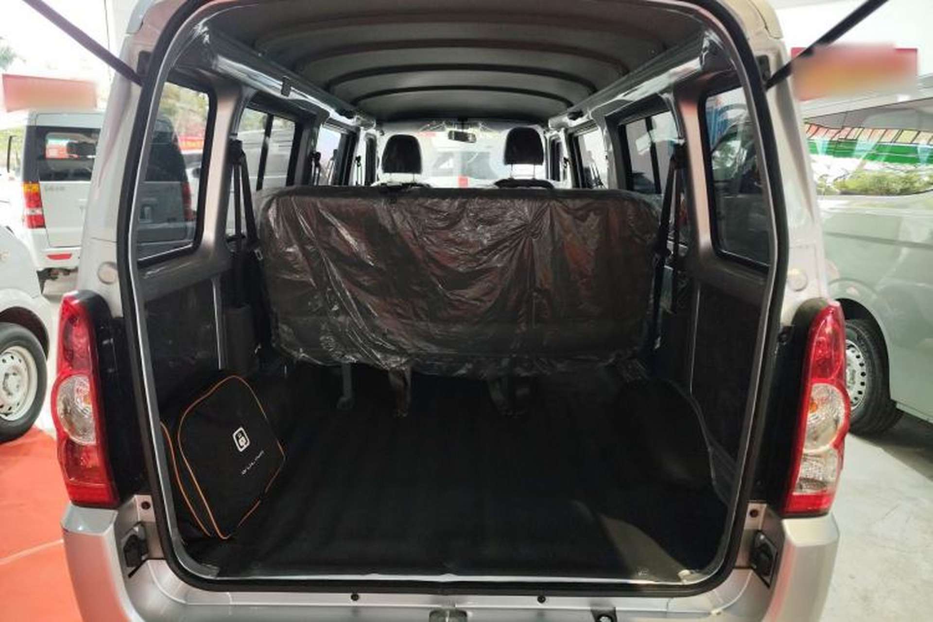 Used Wuling Rongguang EV 2022 Basic Passenger Bus Powered by Penghui Battery Trunk