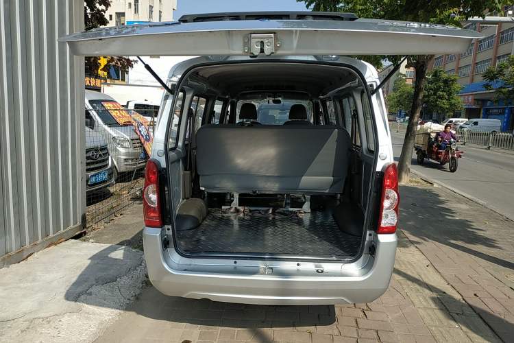 Used Wuling Rongguang EV 2022 Basic Passenger Bus Powered by Penghui Battery Trunk