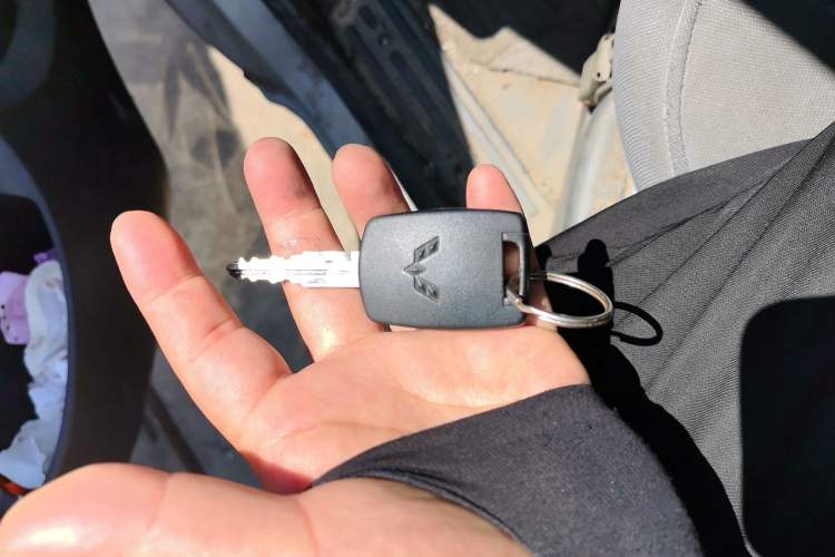 Used Wuling Rongguang EV 2022 Basic Passenger Bus Powered by Penghui Battery Vehicle Key