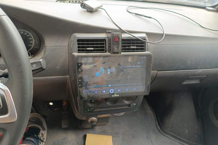Used Wuling Rongguang EV 2022 Basic Model Enclosed-Window Vehicle with 2 Seats Equipped with Penghui Battery Audio And AC Panel