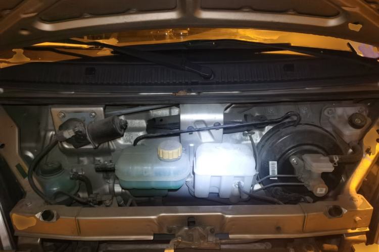 Used Wuling Rongguang EV 2022 Basic Passenger Bus Powered by Penghui Battery Engine Bay