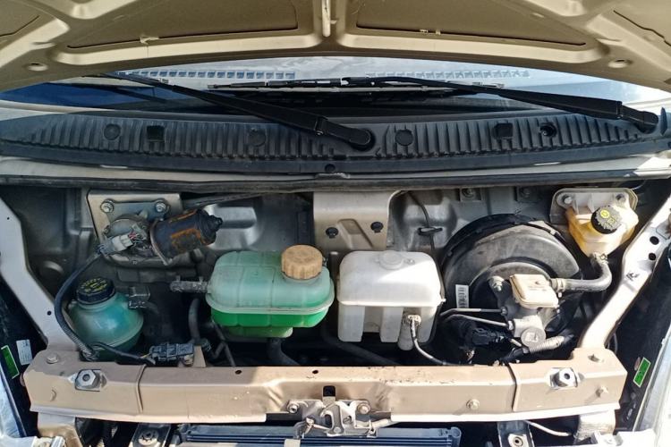 Used Wuling Rongguang EV 2022 Basic Passenger Bus Powered by Penghui Battery Engine Bay