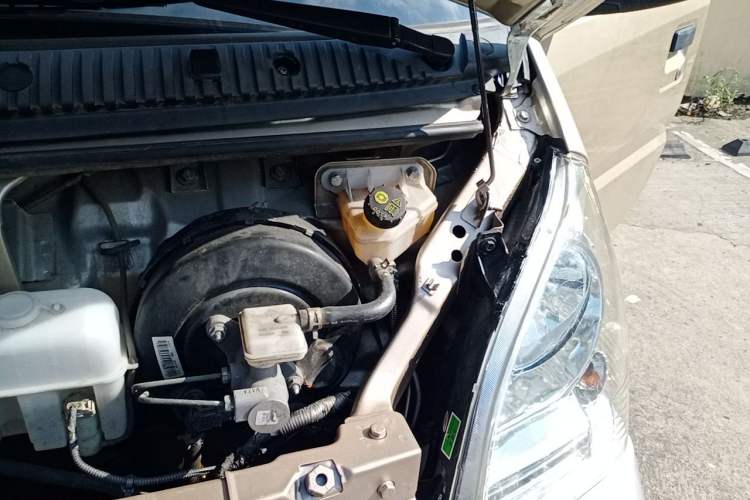 Used Wuling Rongguang EV 2022 Basic Passenger Bus Powered by Penghui Battery Engine Bay Left