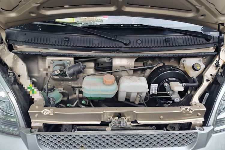 Used Wuling Rongguang EV 2022 Basic Passenger Bus Powered by Penghui Battery Engine Bay